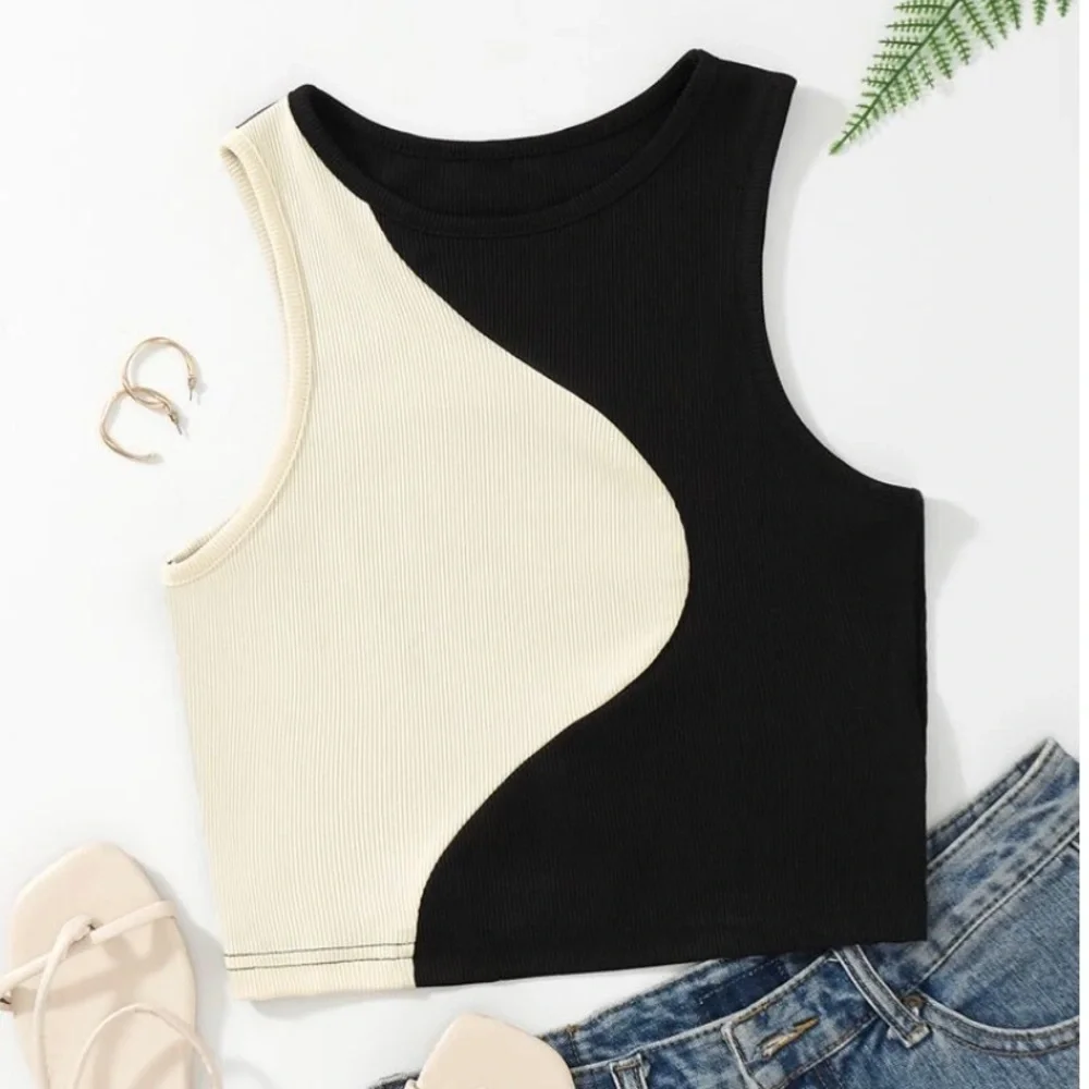 Color Block Ribbed Knit Tank Top - Picture 3 of 4